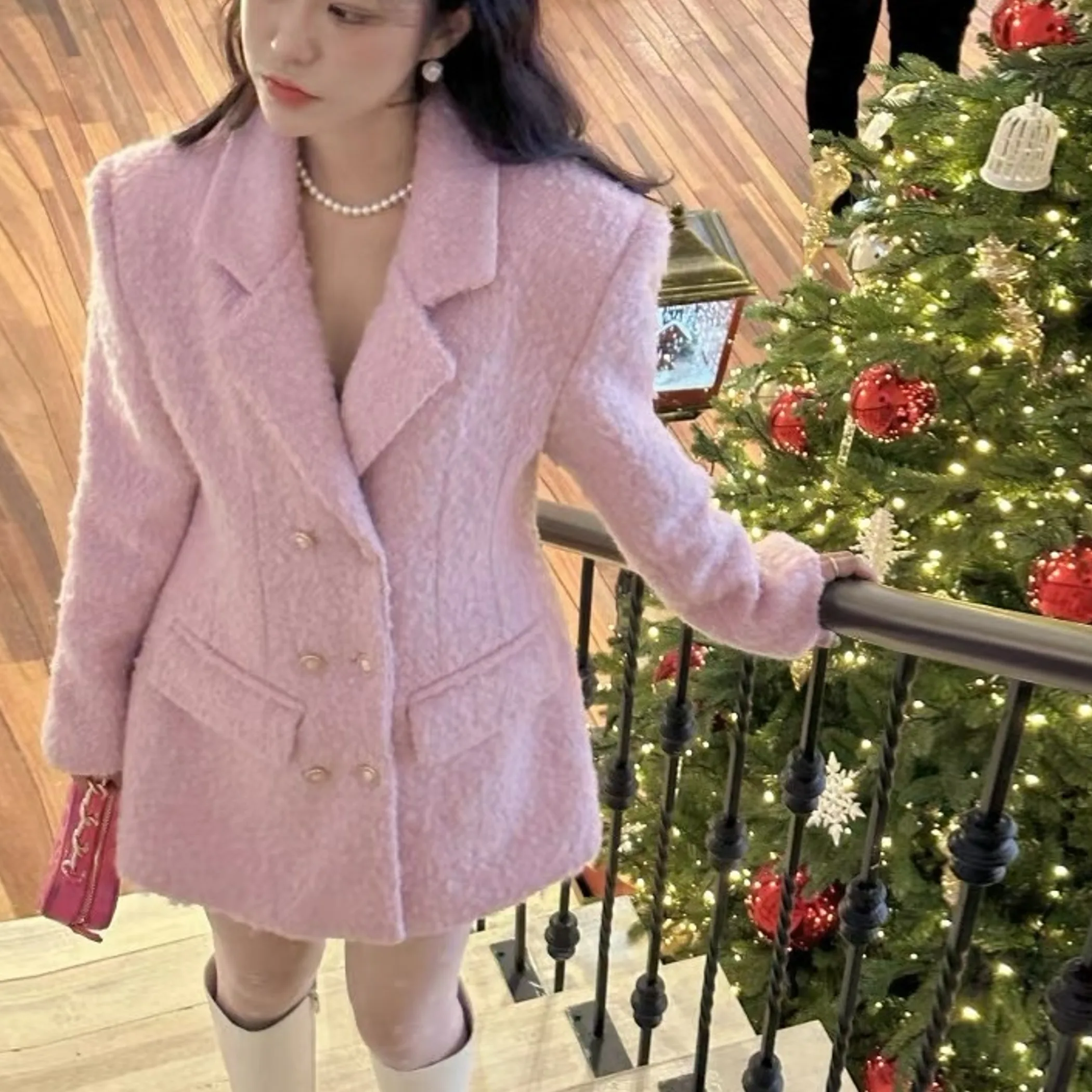 fashion photograph about online shopping